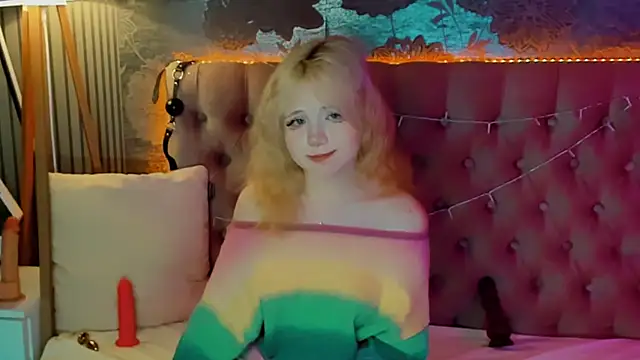 EmilyAngells online show from 06/22/26, 07:05