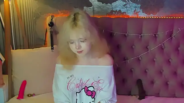 EmilyAngells online show from 06/25/26, 06:07