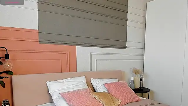 Snapshot of _BunnyDollStella_ chatting on 02/25/25, 07:31 BunnyDollStella online show from 02/25/25, 07:31