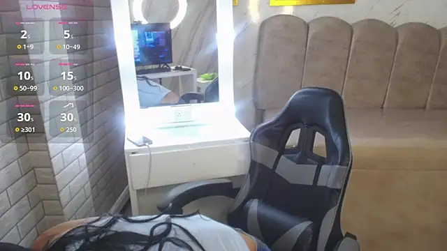 Snapshot of Isabella_Collen_v chatting on 01/05/26, 08:12 Isabella Collen v online show from 01/05/26, 08:12