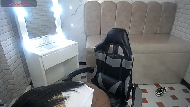 Snapshot of Isabella_Collen_v chatting on 02/25/26, 01:10 Isabella Collen v online show from 02/25/26, 01:10