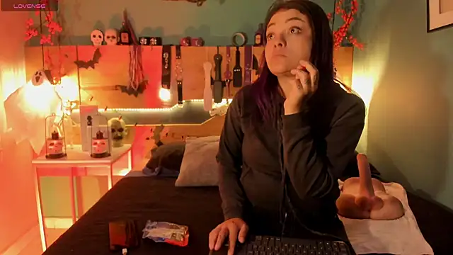 ChloeAllennn online show from 11/01/25, 12:07