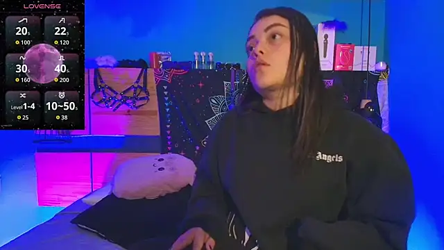 ChloeAllennn online show from 06/19/26, 10:41
