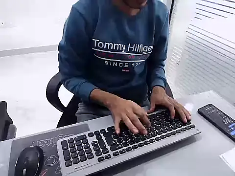 rahulkajuuu0909 online show from 12/04/25, 11:19