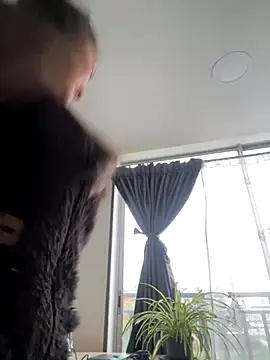 Luna kitty online show from 11/17/25, 11:49