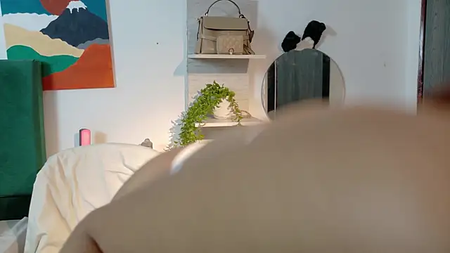 Snapshot of zarahCute chatting on 10/15/25, 03:23 zarahCute online show from 10/15/25, 03:23