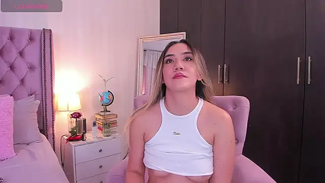 natashaleightt online show from 03/15/25, 09:16