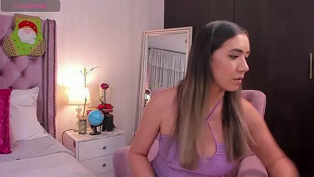 natashaleightt online show from 11/30/25, 02:48