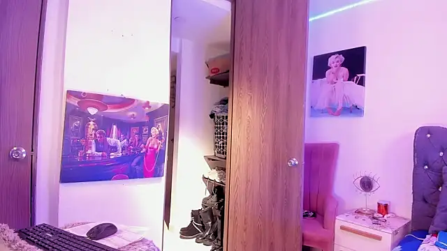 ScarletThompsonx online show from 09/20/25, 10:44