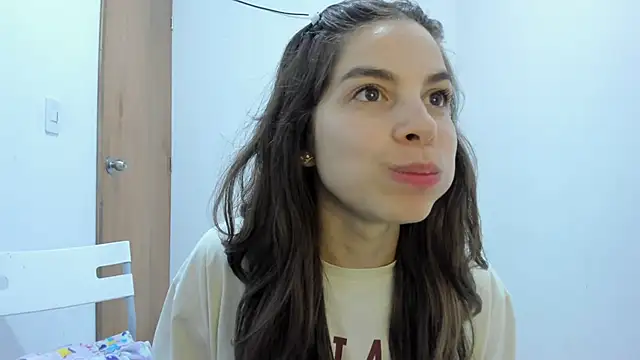 Snapshot of jessyegoldenn chatting on 04/09/26, 12:32 jessyegoldenn online show from 04/09/26, 12:32