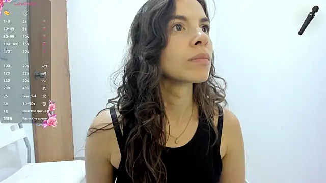 Snapshot of jessyegoldenn chatting on 04/11/26, 09:19 jessyegoldenn online show from 04/11/26, 09:19