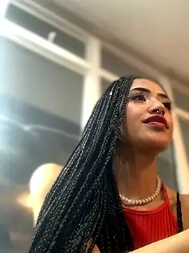 Snapshot of MichelleDiaz_Pink chatting on 02/26/25, 12:05 MichelleDiaz Pink online show from 02/26/25, 12:05