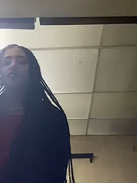 Snapshot of MichelleDiaz_Pink chatting on 03/08/25, 06:32 MichelleDiaz Pink online show from 03/08/25, 06:32