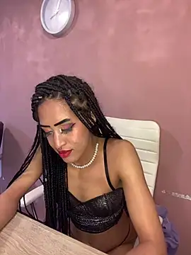 Snapshot of MichelleDiaz_Pink chatting on 03/10/25, 06:27 MichelleDiaz Pink online show from 03/10/25, 06:27