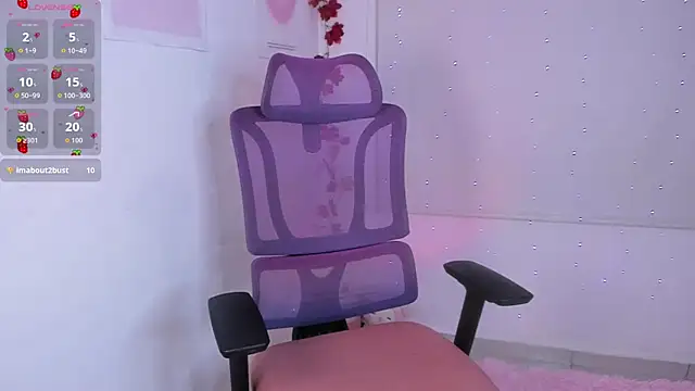 Snapshot of MiaWilsson_ chatting on 11/14/25, 12:42 MiaWilsson online show from 11/14/25, 12:42