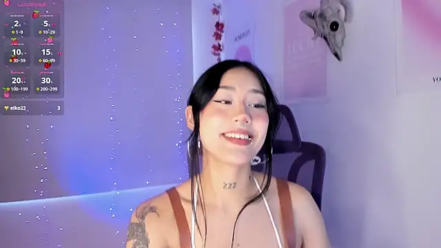 Snapshot of MiaWilsson_ chatting on 12/17/25, 09:43 MiaWilsson online show from 12/17/25, 09:43