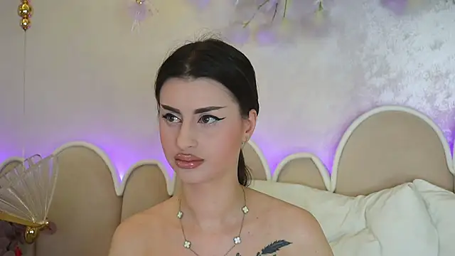 Alice Voss online show from 06/05/26, 06:42