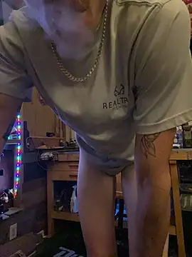 Polaroid White online show from 10/28/25, 08:18