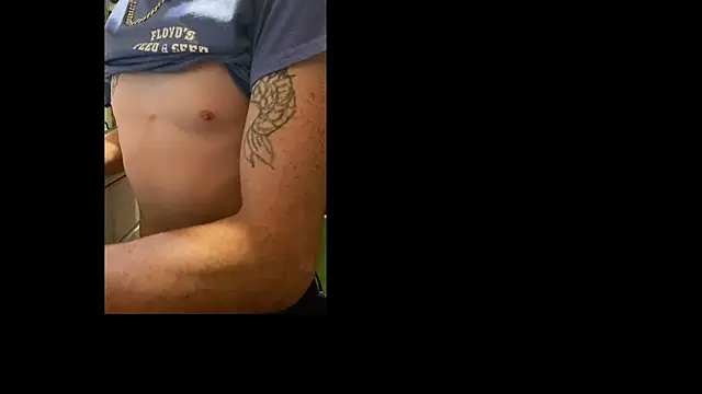 Polaroid White online show from 11/11/25, 11:32