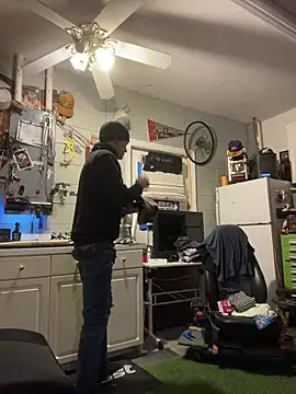 Polaroid White online show from 11/27/25, 11:12