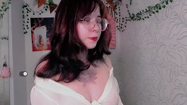 Snapshot of _miraclecattt_ chatting on 10/09/25, 01:31  miraclecattt  online show from 10/09/25, 01:31