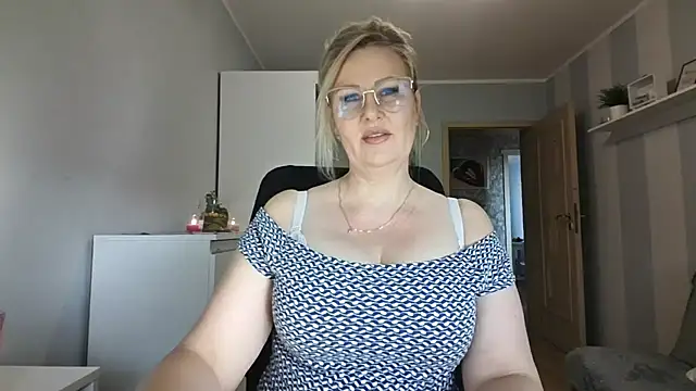 Snapshot of DianaLive chatting on 02/26/26, 09:19 DianaLive online show from 02/26/26, 09:19