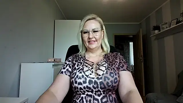 DianaLive online show from 05/11/26, 06:19