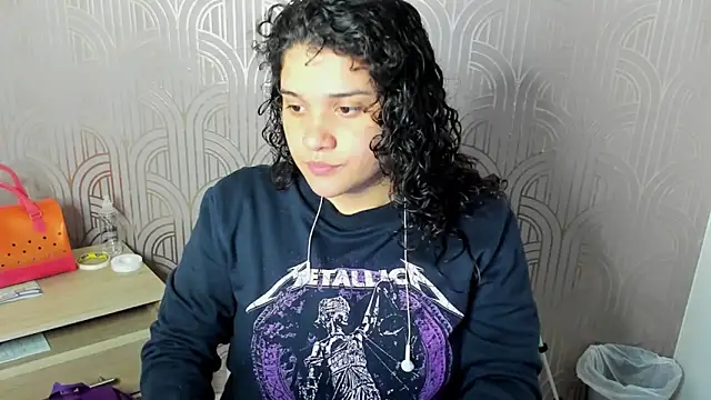 Snapshot of BloodyMaary_ chatting on 02/25/25, 12:24 BloodyMaary online show from 02/25/25, 12:24