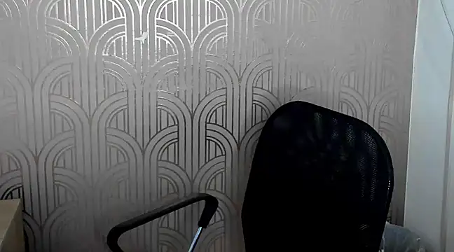 Snapshot of BloodyMaary_ chatting on 03/07/25, 12:01 BloodyMaary online show from 03/07/25, 12:01