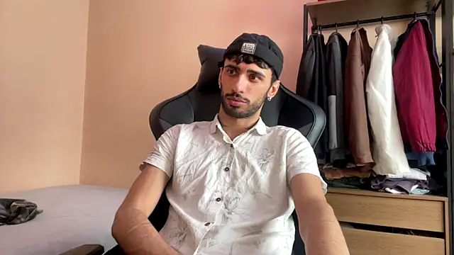 Snapshot of iendriw chatting on 10/26/25, 01:06 iendriw online show from 10/26/25, 01:06