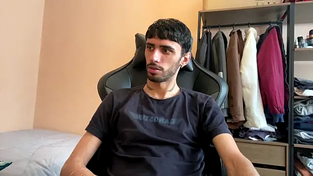 Snapshot of iendriw chatting on 10/29/25, 04:53 iendriw online show from 10/29/25, 04:53