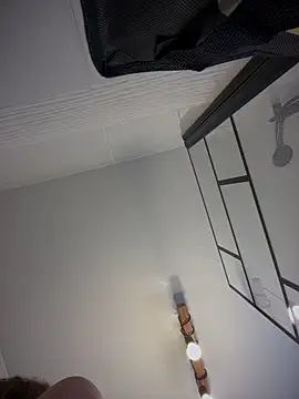 Snapshot of gynna_kimera chatting on 01/18/26, 01:15 gynna kimera online show from 01/18/26, 01:15