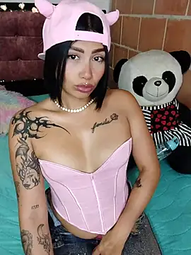 Snapshot of Kylie_brazt chatting on 04/05/26, 01:36 Kylie brazt online show from 04/05/26, 01:36