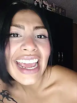Snapshot of Kylie_brazt chatting on 05/01/26, 02:38 Kylie brazt online show from 05/01/26, 02:38