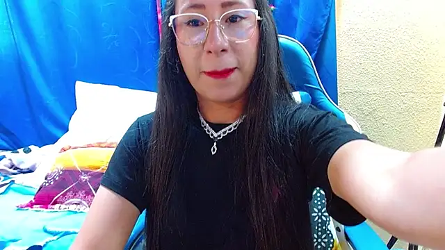Gia leinn online show from 06/12/26, 07:02