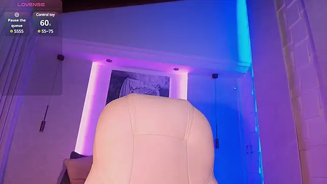 hannah thomson  online show from 02/22/25, 02:28