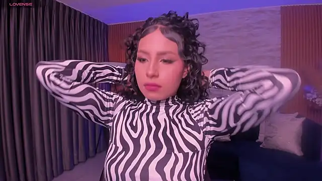 hannah thomson  online show from 09/27/25, 03:22