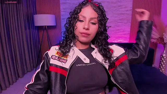 hannah thomson  online show from 10/14/25, 03:07