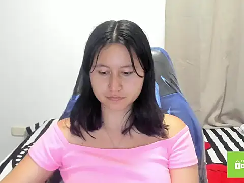 Snapshot of xoxo_kiitty chatting on 10/08/25, 03:37 xoxo kiitty online show from 10/08/25, 03:37