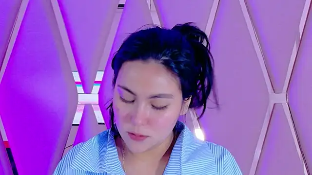 Snapshot of Emily_Black1 chatting on 05/19/26, 11:22 Emily Black1 online show from 05/19/26, 11:22