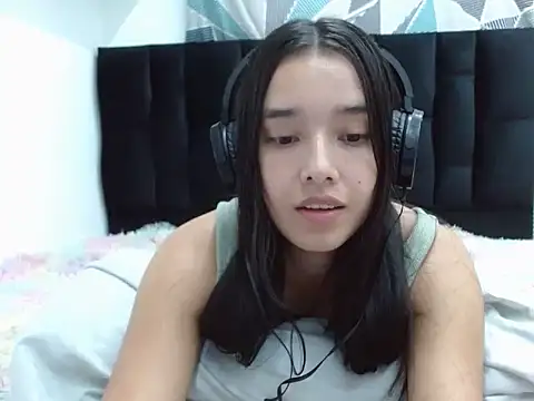 Snapshot of _luna_777 chatting on 10/09/25, 09:35 luna 777 online show from 10/09/25, 09:35