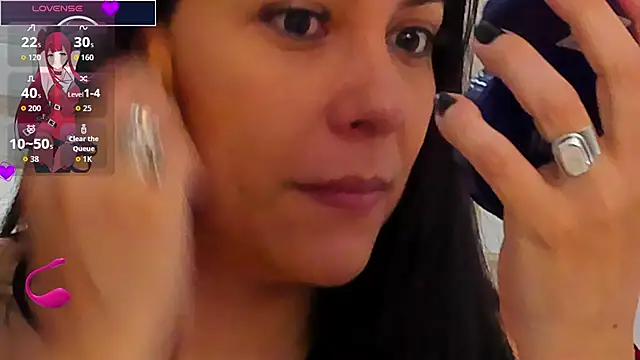 Snapshot of isabellarous- chatting on 06/09/26, 11:11 isabellarous- online show from 06/09/26, 11:11