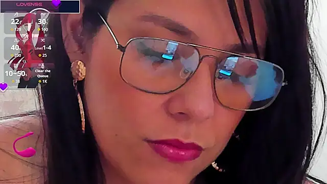 Snapshot of isabellarous- chatting on 06/13/26, 07:45 isabellarous- online show from 06/13/26, 07:45