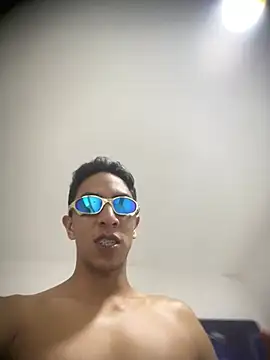 Snapshot of MaxxxSteil chatting on 03/19/25, 07:27 MaxxxSteil online show from 03/19/25, 07:27