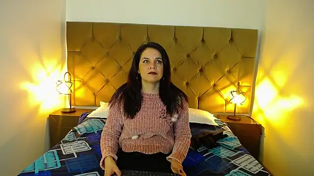 Snapshot of laura_hotties chatting on 03/20/25, 12:43 laura hotties online show from 03/20/25, 12:43