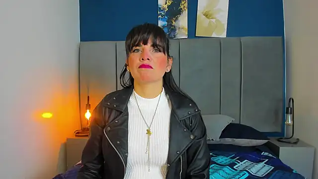 Snapshot of laura_hotties chatting on 11/07/25, 12:49 laura hotties online show from 11/07/25, 12:49