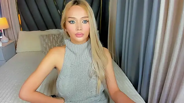 Snapshot of KylieSonique chatting on 01/18/26, 05:11 KylieSonique online show from 01/18/26, 05:11