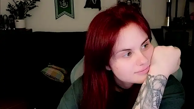 Snapshot of Della_Ideal chatting on 02/18/26, 07:32 Della Ideal online show from 02/18/26, 07:32