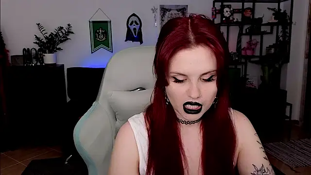 Snapshot of Della_Ideal chatting on 02/25/26, 06:39 Della Ideal online show from 02/25/26, 06:39