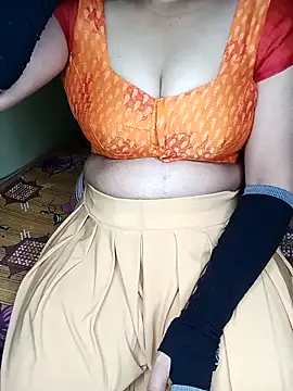 Snapshot of geetha_telugu_kan277 chatting on 09/11/25, 05:02 geetha telugu kan277 online show from 09/11/25, 05:02